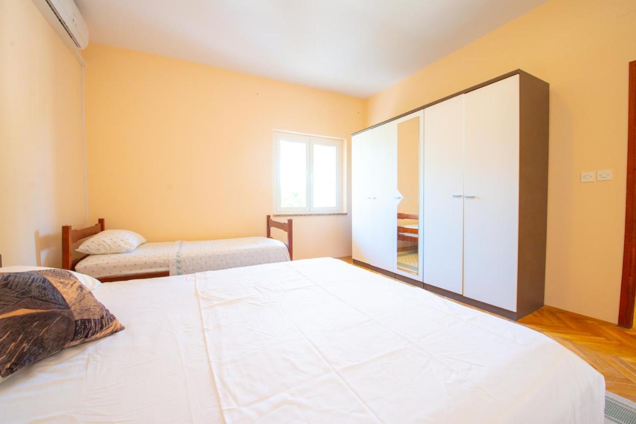 Apartments Facini Kosljun Bagian luar foto